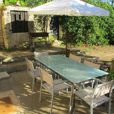 Le Mas Des Lilas Uzès Exteriör bild