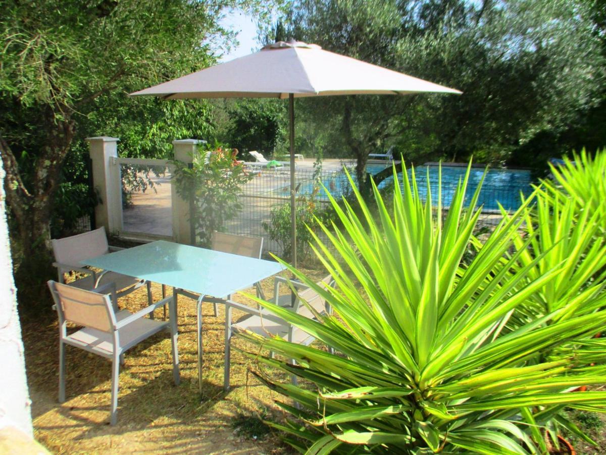Le Mas Des Lilas Uzès Exteriör bild