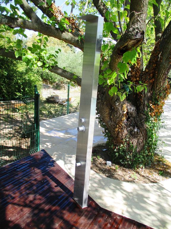 Le Mas Des Lilas Uzès Exteriör bild