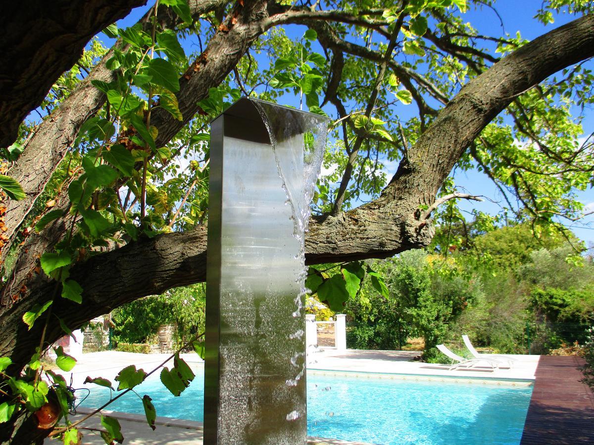 Le Mas Des Lilas Uzès Exteriör bild