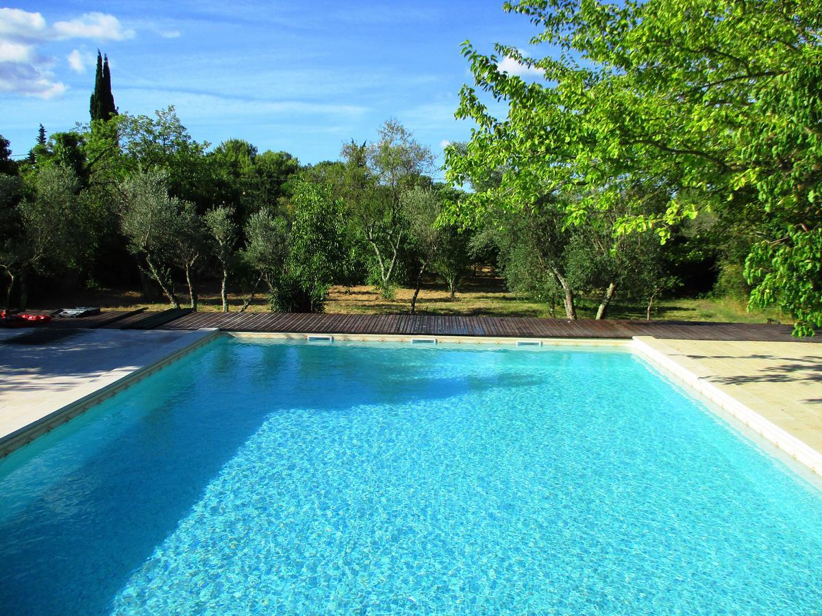 Le Mas Des Lilas Uzès Exteriör bild