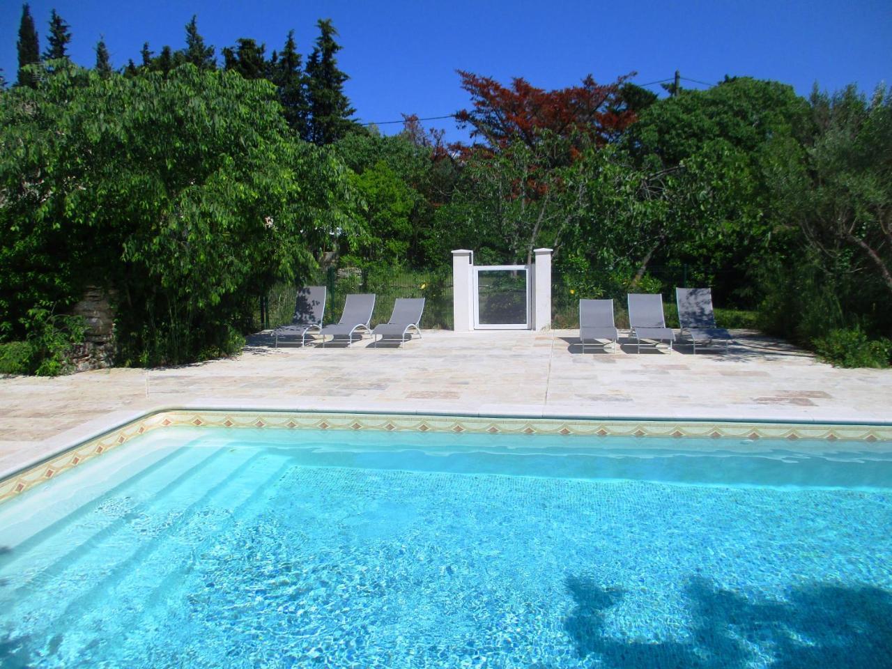 Le Mas Des Lilas Uzès Exteriör bild